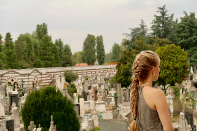 Mailand: Cimitero Monumentale (wenn du hier her kommst, sei dir bewusst, dass du auf einen sehr großen Friedhof gehst. Verhalte dich dementsprechend und ehre die Toten)